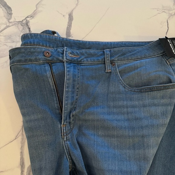 True Classic Straight Leg Jeans - Picture 4 of 6